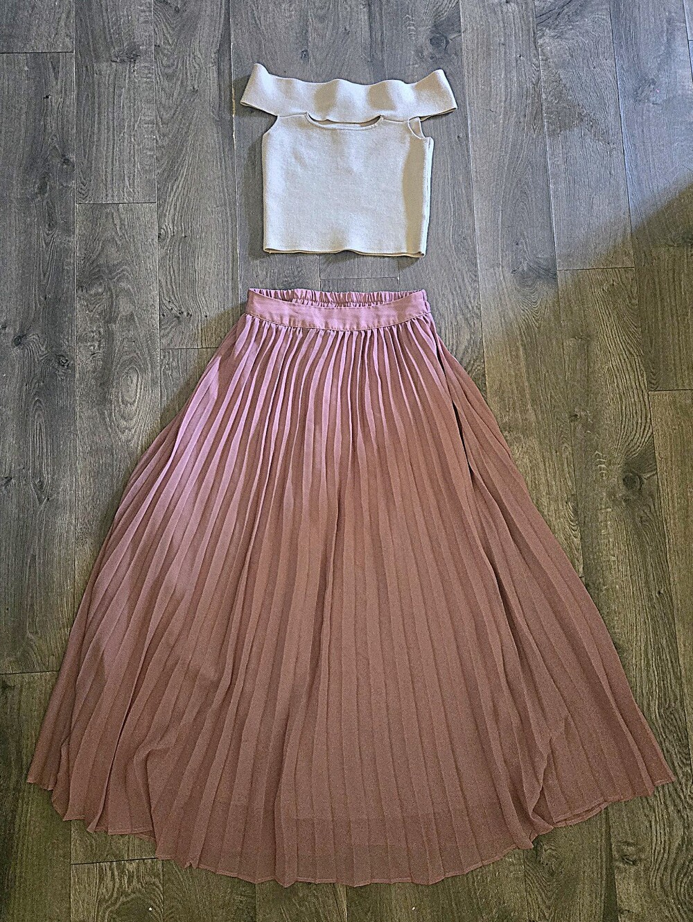 Ebossy | Pleated Maxi Skirt